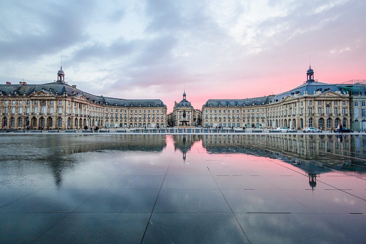 Voici nos conseils pour organiser une soirée d'entreprise à Bordeaux inoubliable pour vos équipes